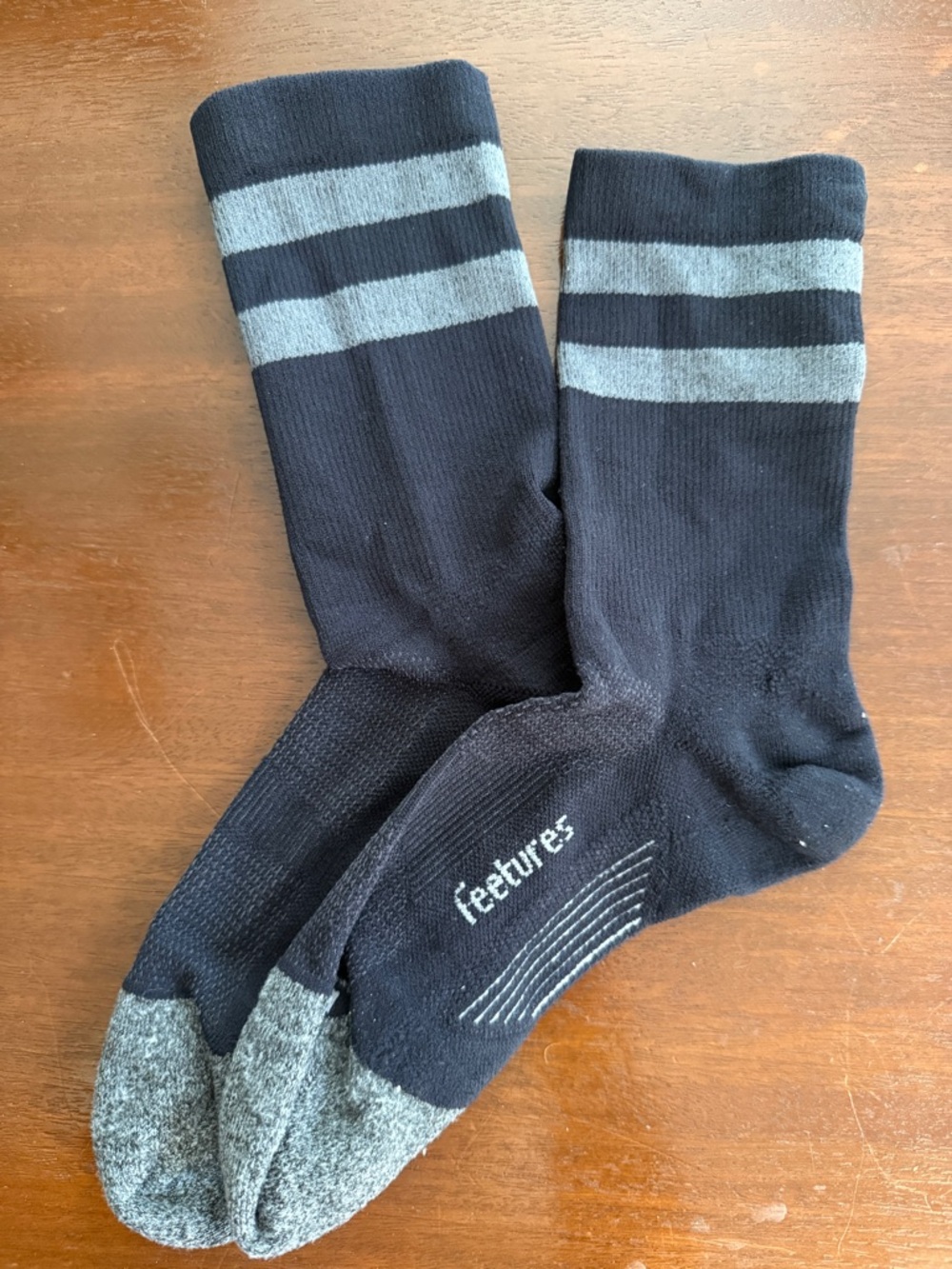 Feetures Unisex Large Black Mini Crew Running Socks